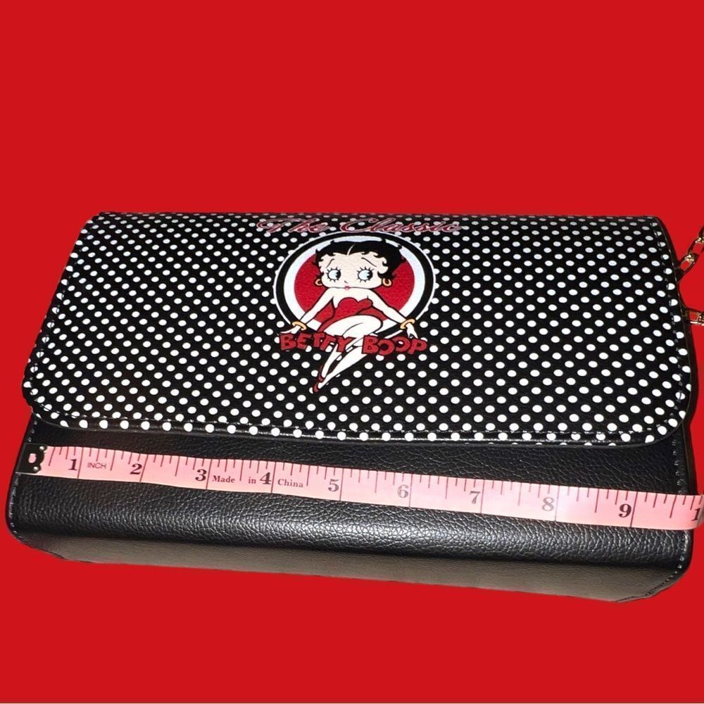Betty Boop nwt adorable purse with adjustable chain strap! - Picture 10 of 10